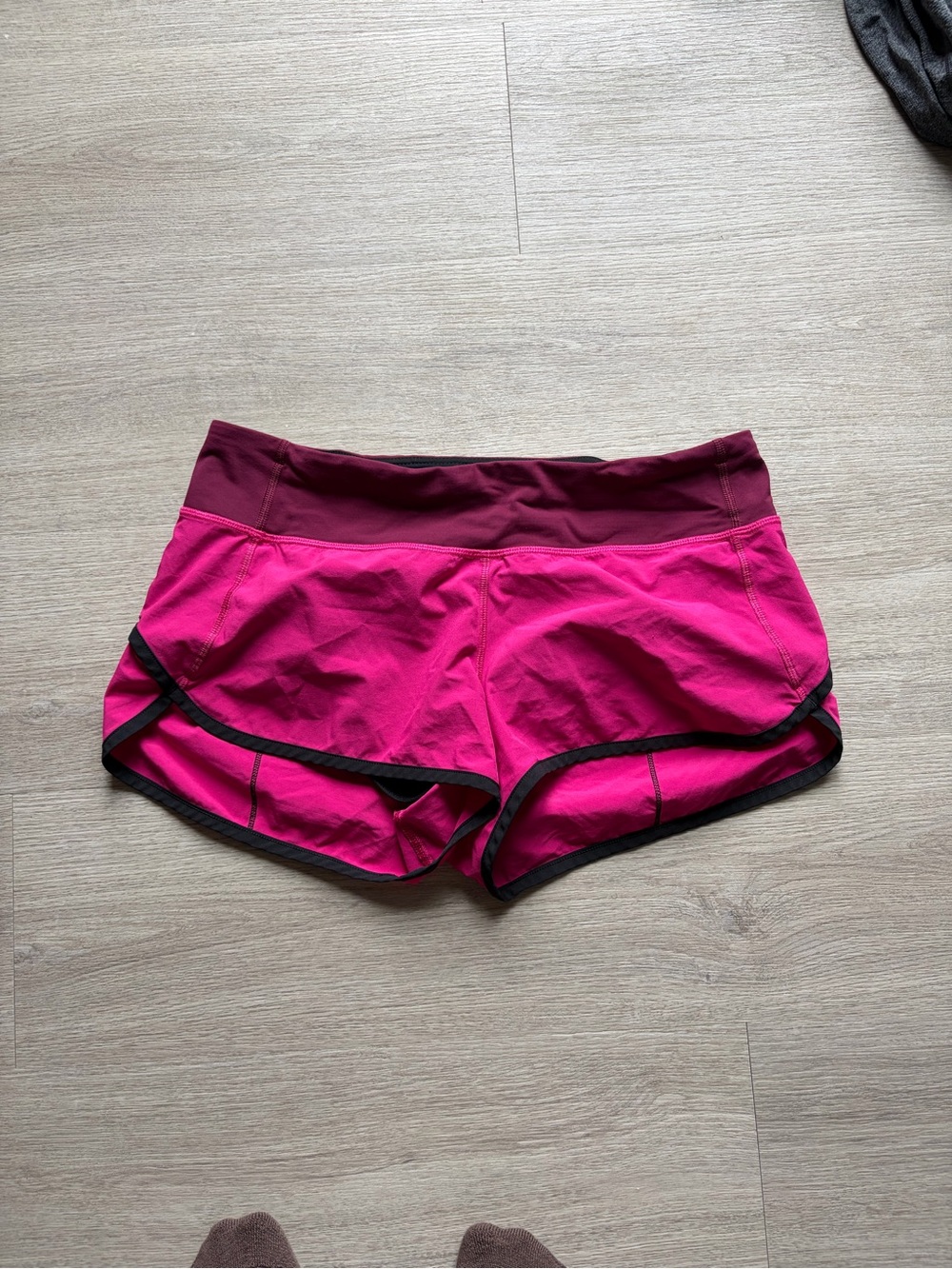 Lululemon Speed Up Shorts Size 6